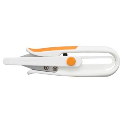 fiskars-thread-snips-soft-grip-closed