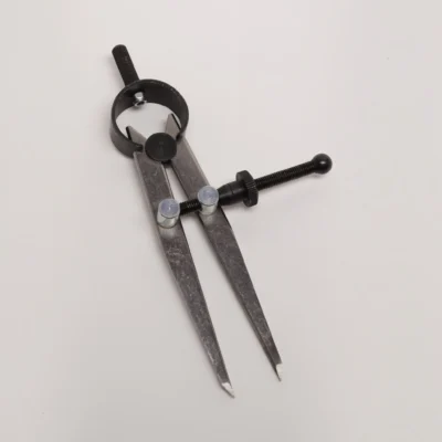 Hideout Craft Basic Wing Divider angle view Hideout Craft basic wing divider, angled view showing adjustable arms